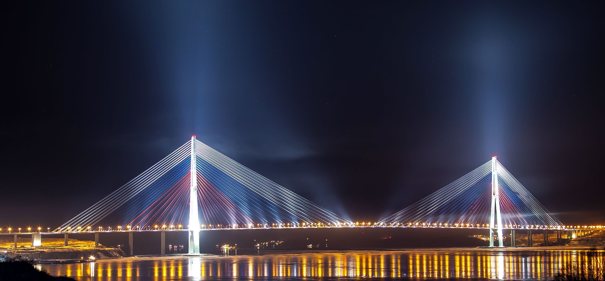 Мост на остров Русский